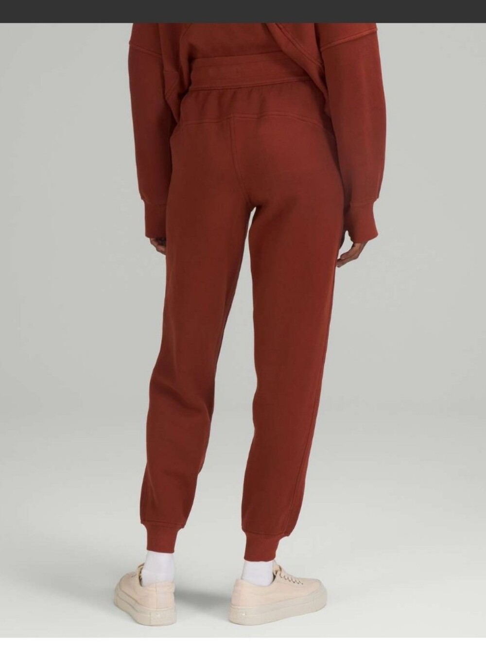 Lululemon Scuba High-Rise Jogger - Picture 2 of 8